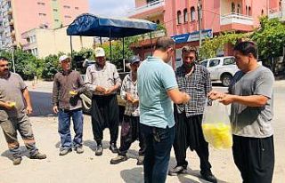 Başkan’dan, kavurucu sıcakta çalışan asfalt...