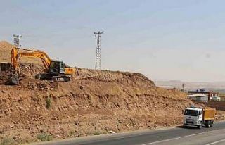 Batman-Diyarbakır arasında çift şeritli yol çalışması...