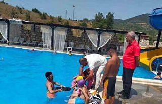 Bayırköy’de 110 çocuk yüzme öğreniyor