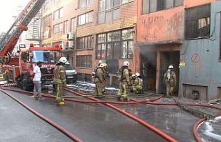 Bayrampaşa’da 4 katlı iş yerinde çıkan yangın...