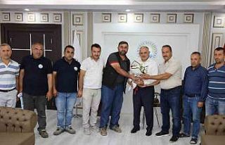 Belediye İşçilerinden Başkan Öztürk’e Zam...