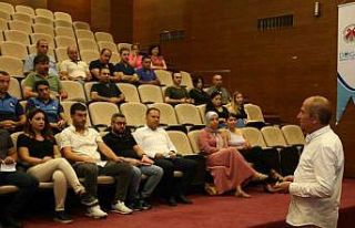 Belediye personeline protokol eğitimi