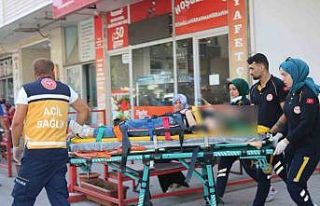 Birinci kattan atlayan genç kız yaralandı