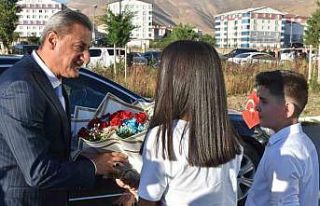 Bitlis Valisi Erol Karaömeroğlu görevine başladı