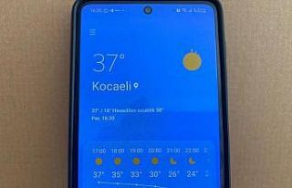 Bu sıcaklık vatandaşı siyah giydiğine pişman...