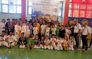 Budokaido Turnuvası, Ulus ilçesinde sporcuları...