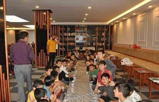 Bulanık’ta Kur’an kursu öğrencilerine aşure