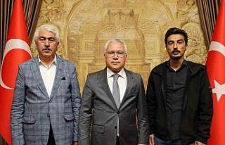 Bulduğu yüklü miktardaki parayı saymadan sahibine...