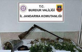 Burdur’da çok miktarda uyuşturucu madde ele geçirildi.