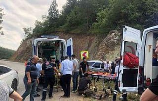 Bursa’da kamyonet ile otomobil çarpıştı: 6 yaralı