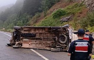 Bursa’da tarım işçilerini taşıyan minibüs...