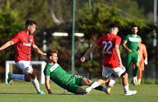 Bursaspor hazırlık maçında Gaziantep FK ile berabere...