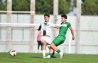 Bursaspor hazırlık maçında İnegöl Kafkasspor’u...