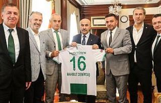 Bursaspor yönetimi, Bursa Valisi Mahmut Demirtaş’ı...