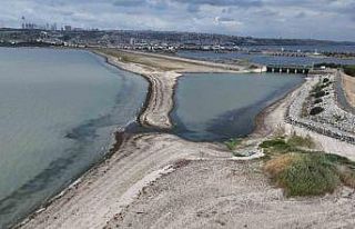 Büyükçekmece Gölü’nden çarpıcı görüntüler