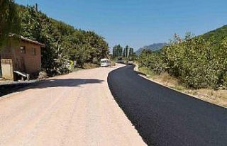 Büyükşehir Belediyesinden Sındırgı’ya asfalt