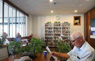 Büyükşehir Emekliler Kahvesi emeklilere nefes aldırıyor