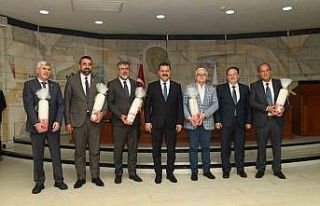 Büyükşehir Meclis Üyeleri Kurtdereli güreşlerine...