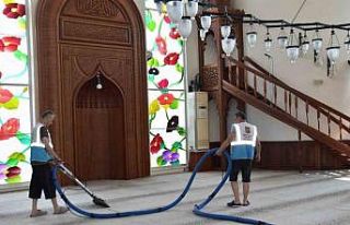 Büyükşehir’den cami ve cemevi temizliği