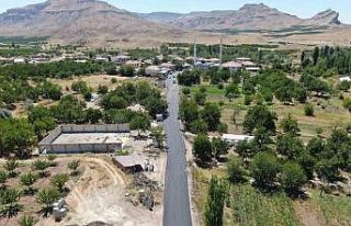 Büyükşehrin Akçadağ’daki yol çalışmaları...