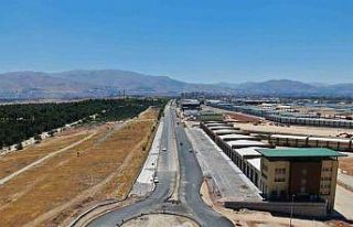 Büyükşehrin yol çalışmaları sürüyor