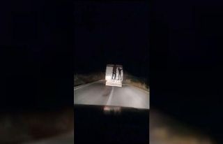 Canlarını hiçe sayan baba oğul tehlike saçtı