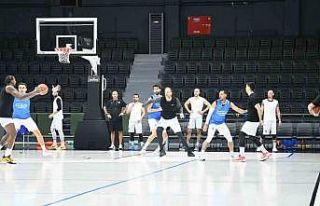 Çayırova Belediyesi bu sezon ilk hazırlık maçına...