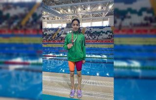 Çayırova Belediyesi sporcuları yüzme şampiyonasında...