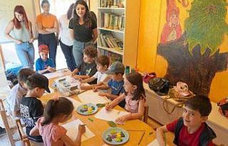 Çocuklar doğa ile iç içe öğrenmenin keyfini...