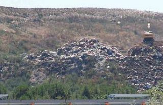 Çöp döküm sahasında çıkan yangın 2,5 saat...