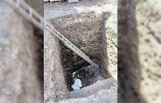 Çukura düşen kadın yaralandı