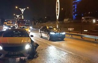 D-100’de 4 araç kazaya karıştı, trafik durma...