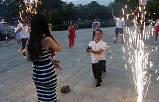 Dans gösterisinin içinden evlilik teklifi çıktı