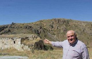 Definecilerin talanına uğrayan kiliseye muhtardan...