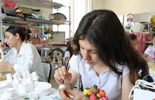 Dekoratif ahşap boyama kursu yoğun ilgi görüyor