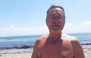 Denize giren tatilciler fırtına çıkınca kendilerini...