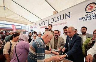 Denizlililer, Büyükşehir’in aşure hayrında...