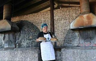 Deprem enkazından topladığı taşlarla yaptığı...