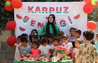 Depremzede çocuklar karpuz şenliğinde gönüllerince...