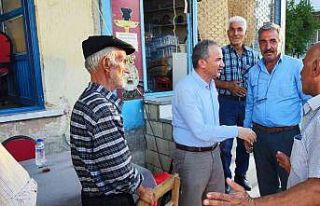 Depremzede vatandaşların taleplerini dinledi