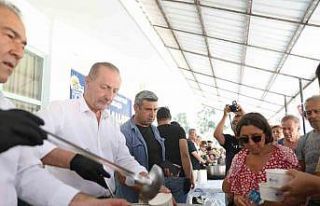 Didim Belediyesi’nden aşure ikramı