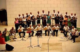 Didim türkü grubu yaz konseri büyük beğeni topladı