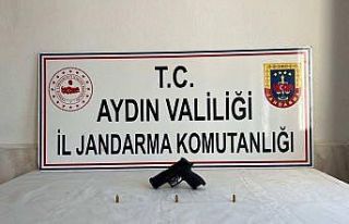 Didim’deki şüphelilerin üzerinde silah ele geçirildi