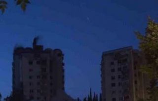 Dinamitle patlatılan 13 katlı binalar yerle bir...
