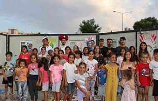 Diyarbakır’da konteyner kentte kalan çocuklar,...