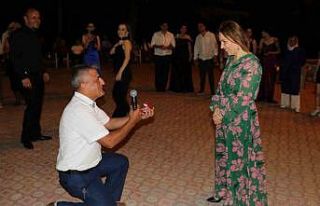 Düğünden 18 yıl sonra gelen sürpriz evlilik teklifi