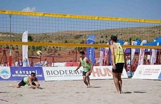 Dünyanın en yüksek plajında şampiyonlar belli...