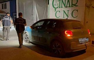 Dur ihtarına uymayan sürücünün polisten kaçtığı...