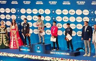 Ebubekir Gür’den bronz madalya