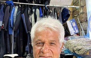 Eğitim için daldılar, su altında çöp topladılar